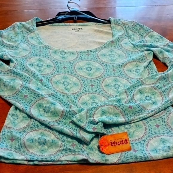 🌻3 For $15🌻MUDD Junior Medium long sleeve top NWT - Picture 1 of 4